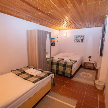 Istanbul ゲストハウス 2*